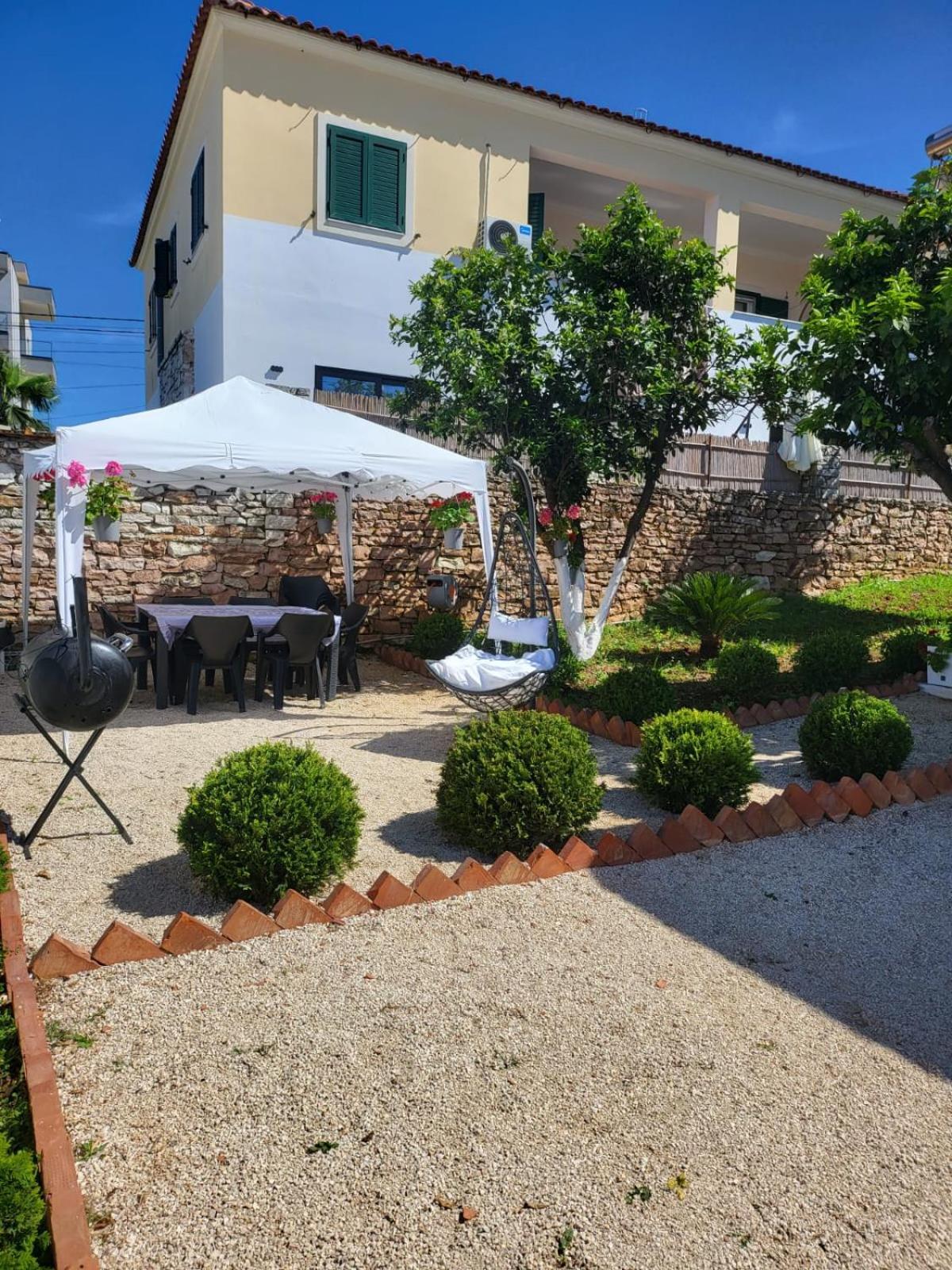 Vila Ademi Εξαμίλιο Εξωτερικό φωτογραφία